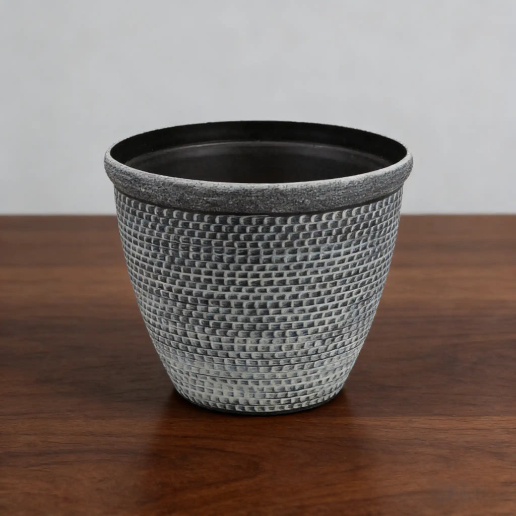 Minimalist Silver Grid-Pattern PP Floor Planter (25cm Diameter)